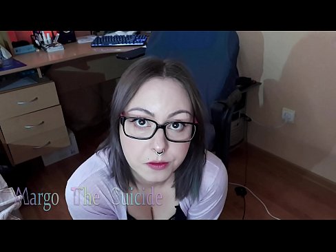 ❤️ Sexy meisje met bril zuigt Dildo diep op camera ☑ Anal video at us